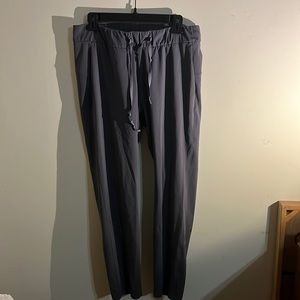 Lululemon On The Fly Pant 28" | Dark Shadow | Size 8 | Good Condition
